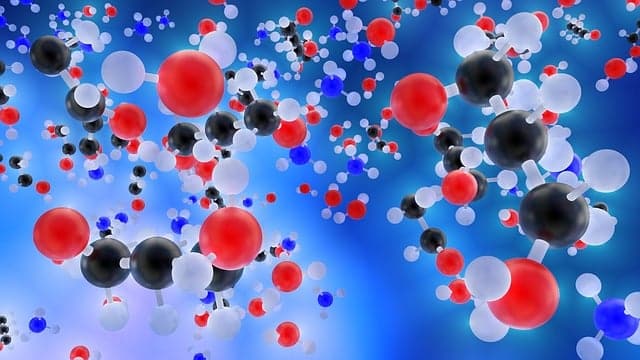L'ozone est un puissant agent oxydant. Il a la capacité d'oxyder les composés organiques, ce qui peut être utile pour décolorer ou blanchir divers matériaux